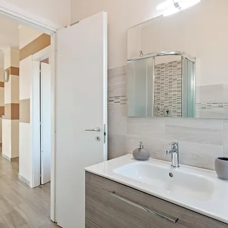 Дом отдыха Restful Holiday In Fiumaretta With Terrace Амелия